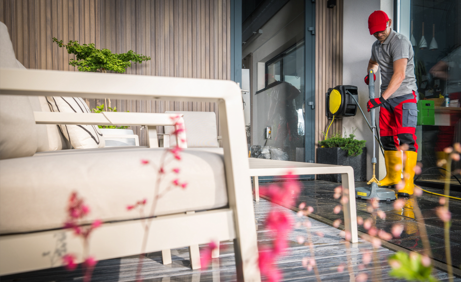 How to Prepare Your Cairns Home for a Professional Pressure Washing Service